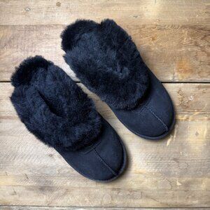 UGG | Size 8 | Coquette in Black
